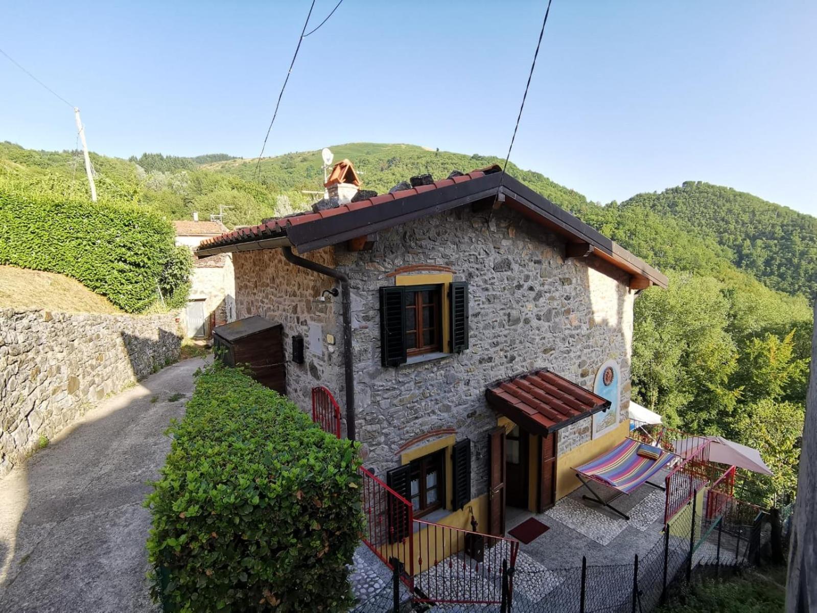 Deliziosa Casetta Sull'Appennino Toscano Montefegatesi ภายนอก รูปภาพ